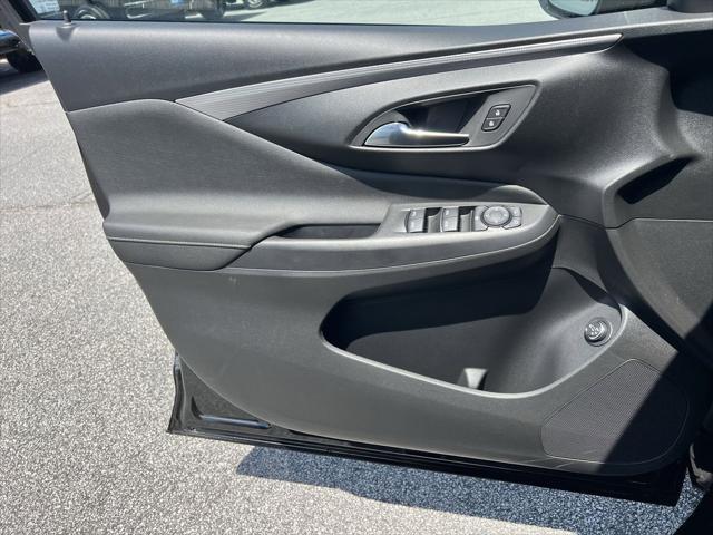new 2025 Buick Envista car, priced at $31,884