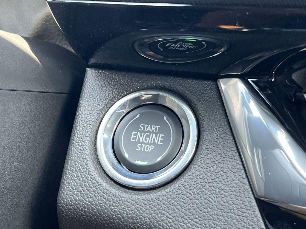 new 2025 Buick Envista car, priced at $31,884