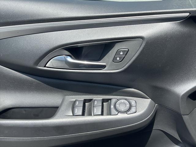 new 2025 Buick Envista car, priced at $31,884