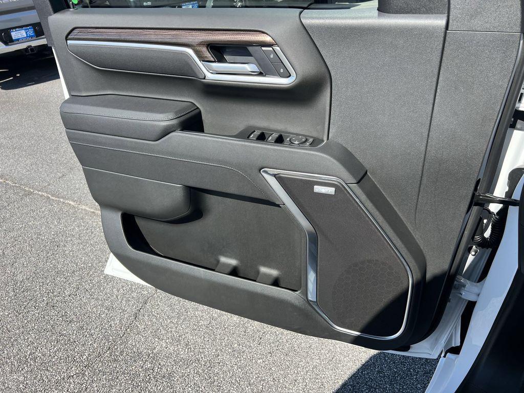 new 2025 Chevrolet Silverado 1500 car, priced at $61,405