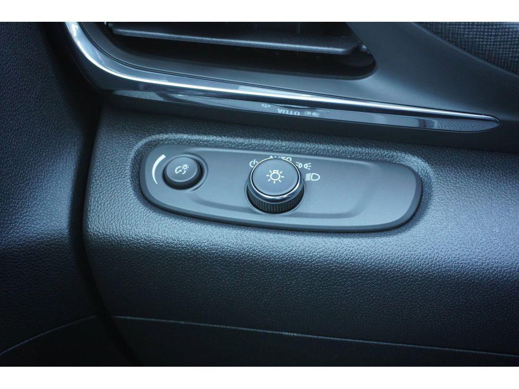 new 2025 Buick Envista car, priced at $26,380