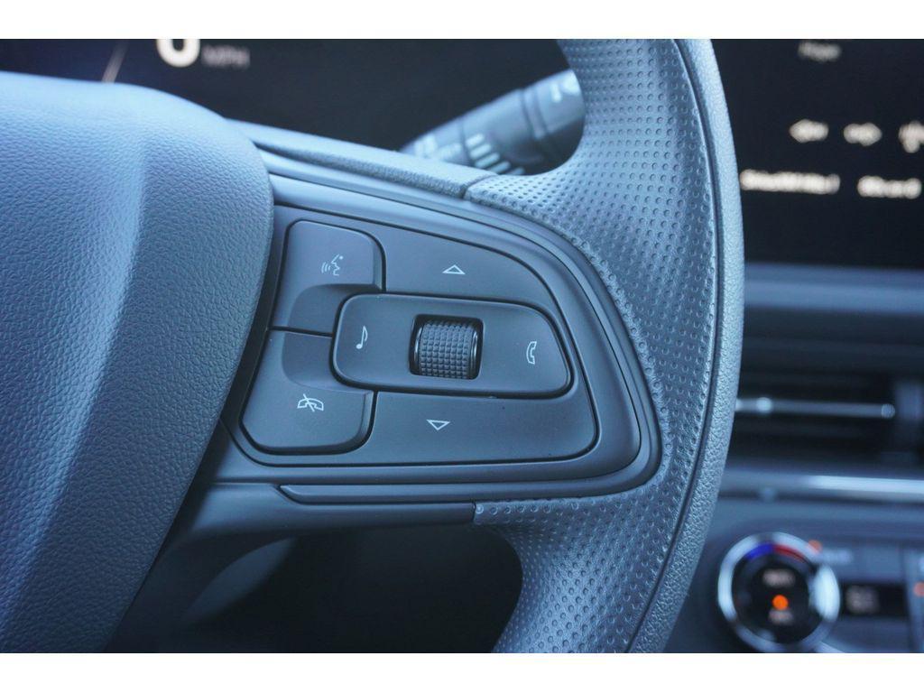 new 2025 Buick Envista car, priced at $26,380