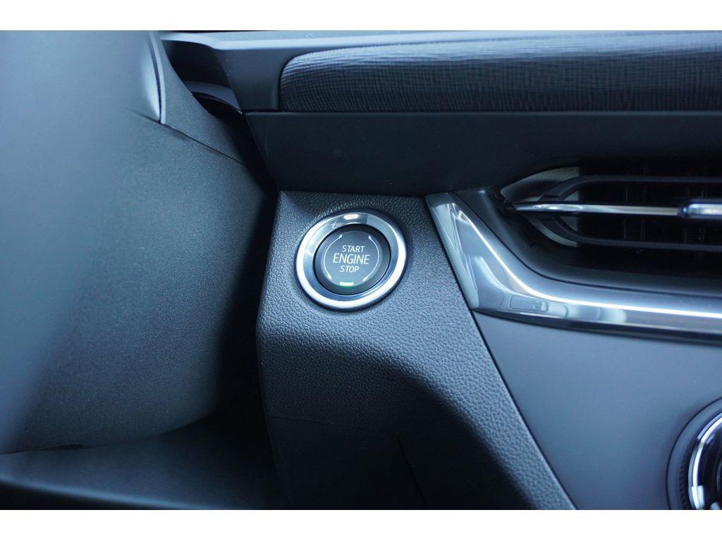 new 2025 Buick Envista car, priced at $26,380