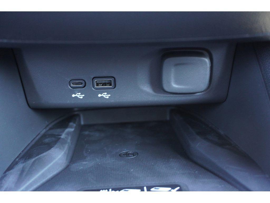 new 2025 Buick Envista car, priced at $26,380