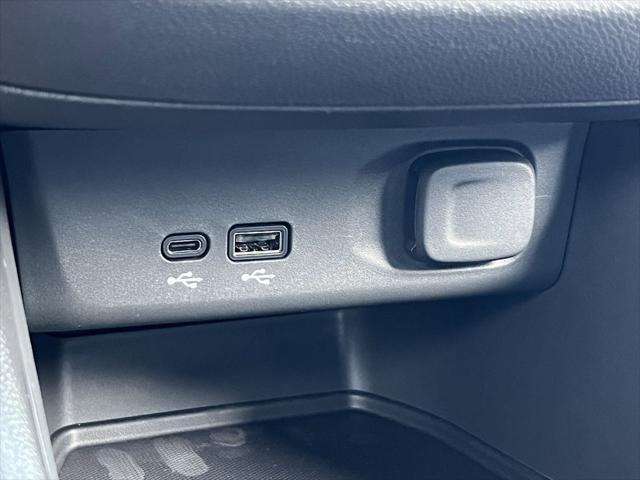 new 2025 Buick Envista car, priced at $26,935