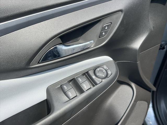 new 2025 Buick Envista car, priced at $26,935