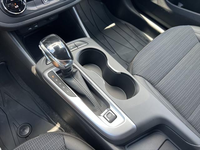 new 2025 Buick Envista car, priced at $25,370