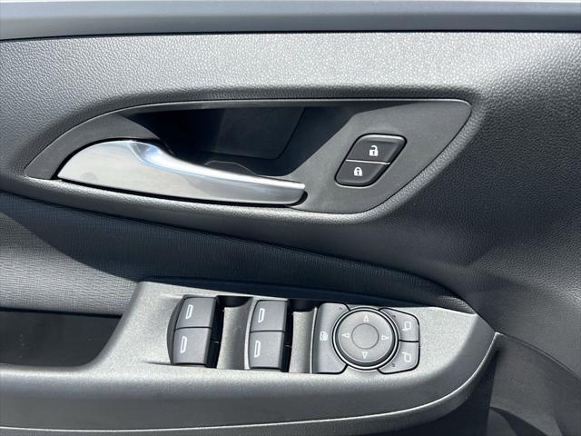 new 2025 Buick Envista car, priced at $25,370