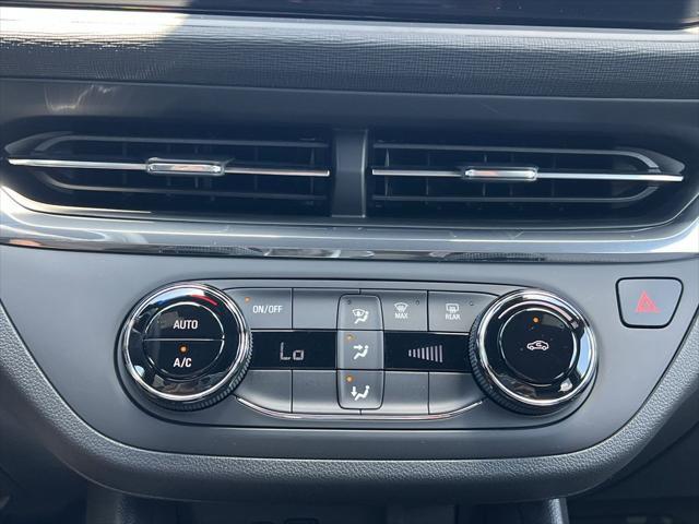 new 2025 Buick Envista car, priced at $25,370