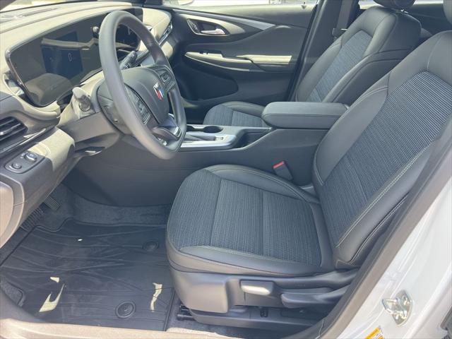 new 2025 Buick Envista car, priced at $25,370