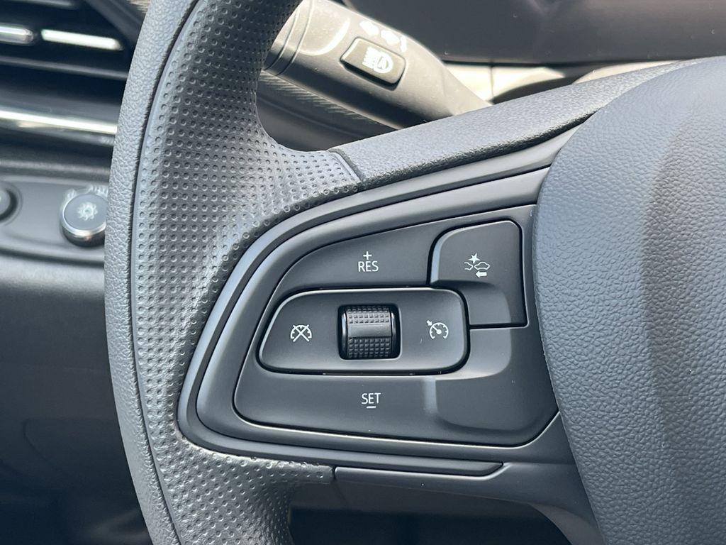 new 2025 Buick Envista car, priced at $25,370