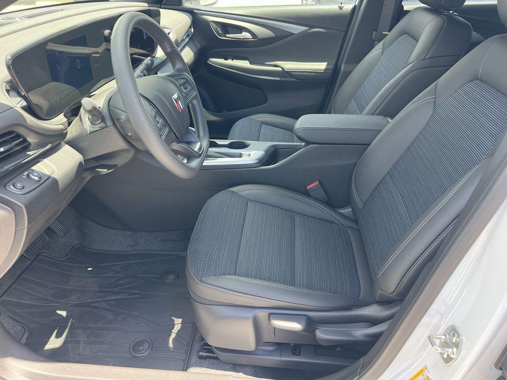 new 2025 Buick Envista car, priced at $25,370