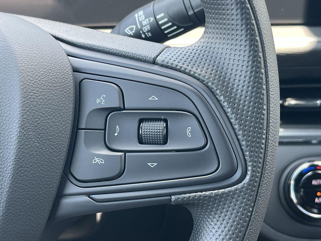 new 2025 Buick Envista car, priced at $25,370