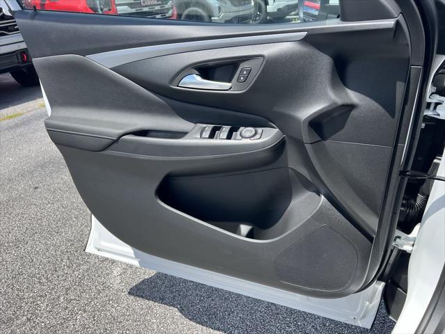 new 2025 Buick Envista car, priced at $25,370