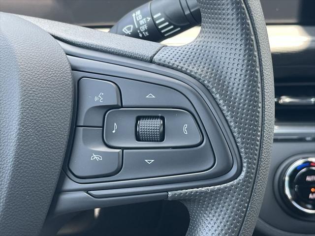 new 2025 Buick Envista car, priced at $25,370