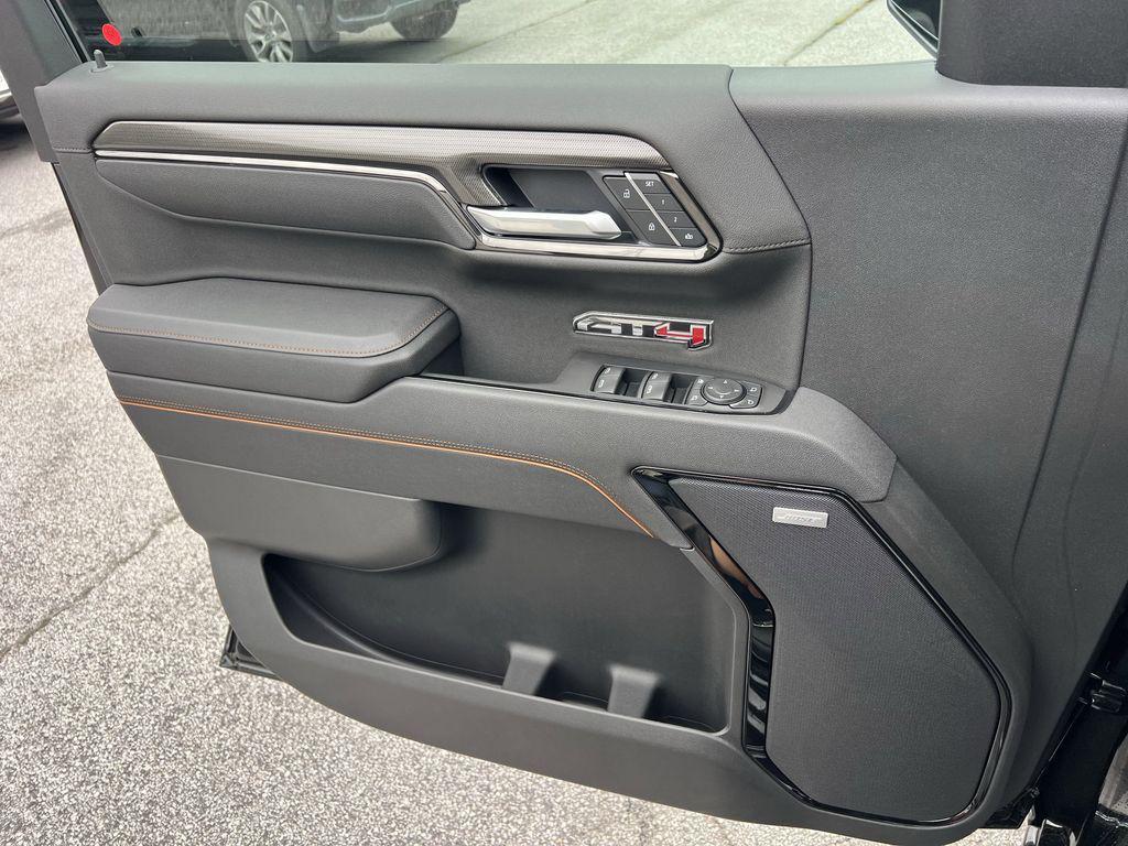new 2025 GMC Sierra 1500 car, priced at $75,004