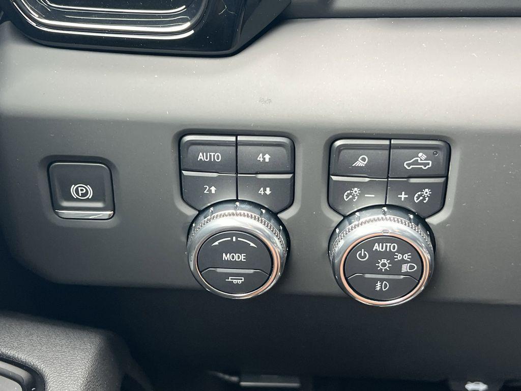 new 2025 GMC Sierra 1500 car, priced at $75,004