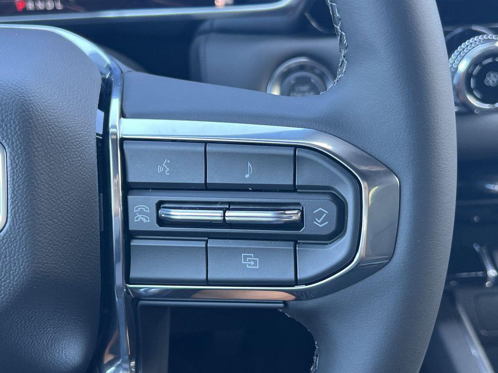 new 2025 GMC Canyon car, priced at $41,085