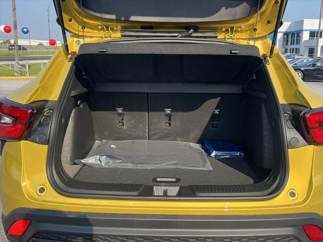 new 2025 Chevrolet Trax car, priced at $29,290