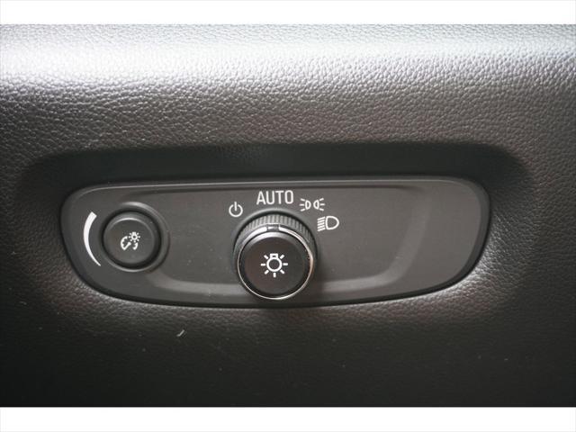 used 2023 Chevrolet Traverse car, priced at $32,999