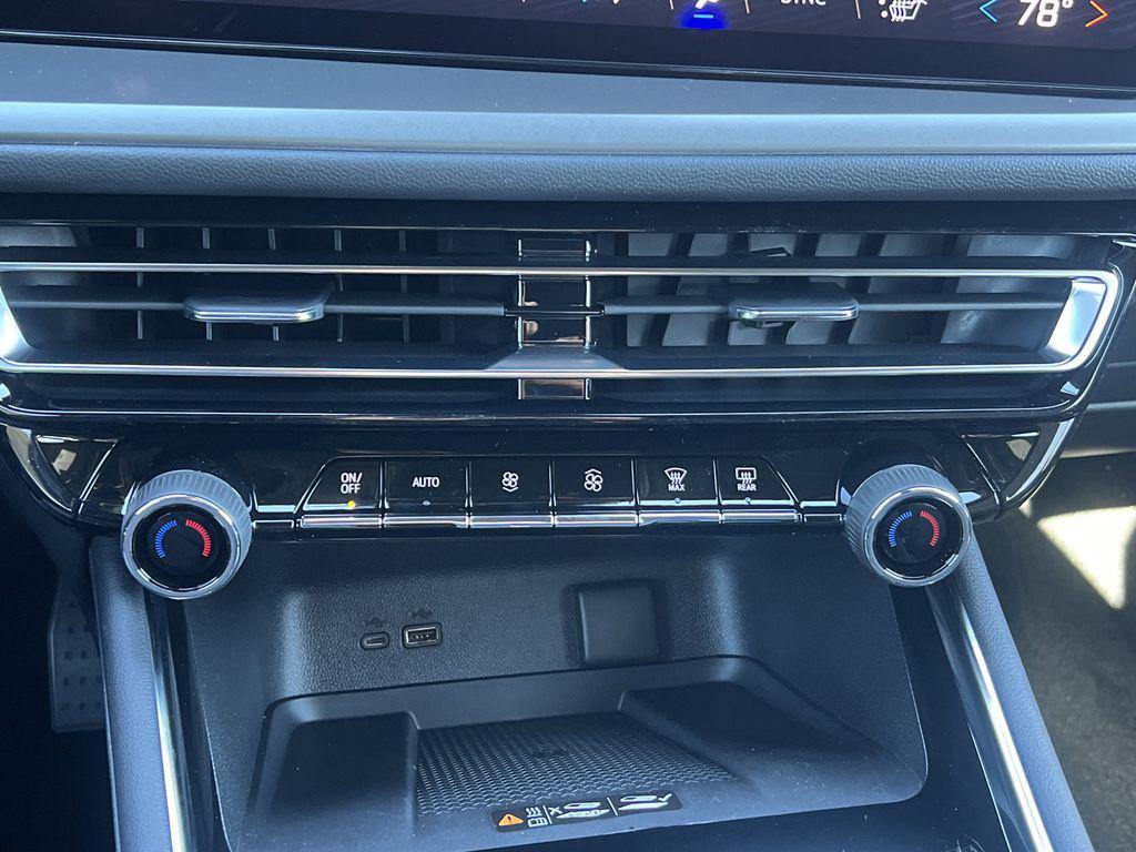 new 2026 Chevrolet Traverse car, priced at $42,695