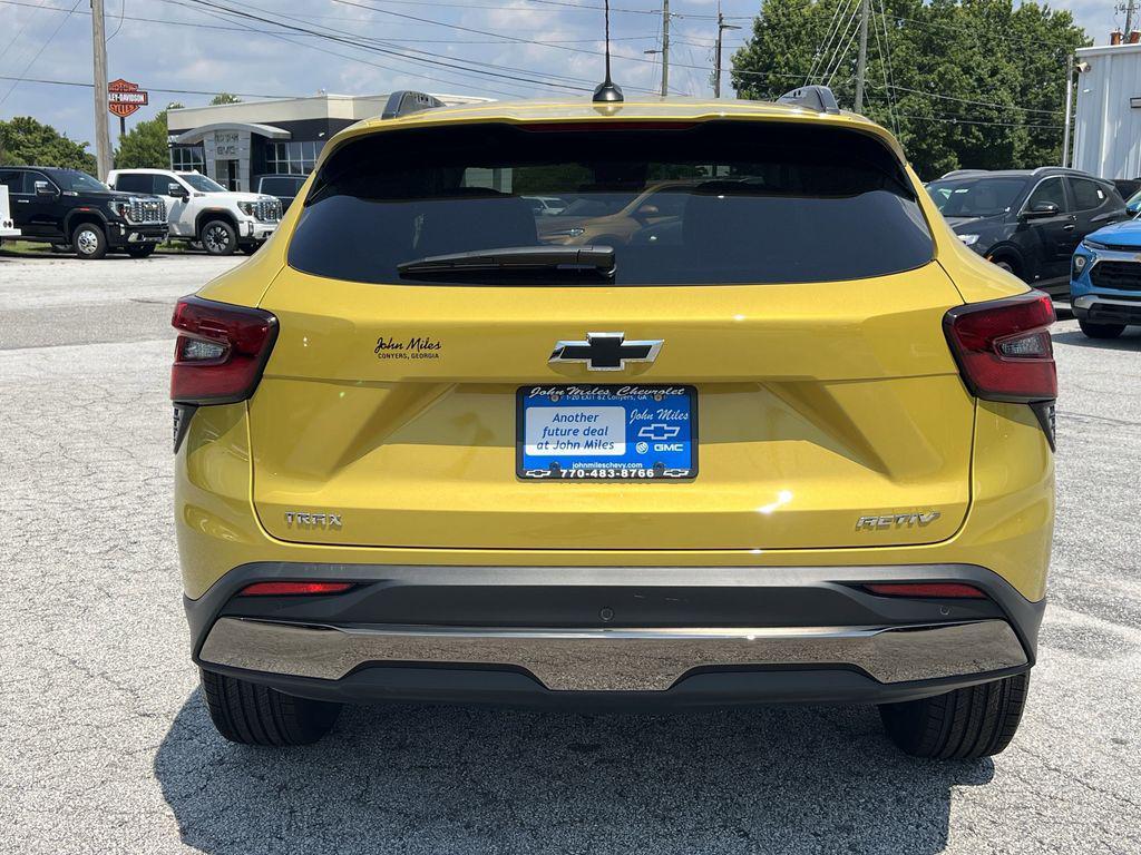 new 2025 Chevrolet Trax car, priced at $28,075