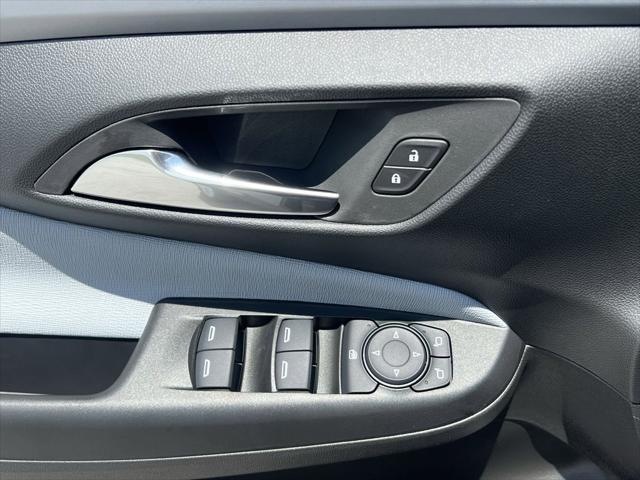 new 2025 Buick Envista car, priced at $26,935