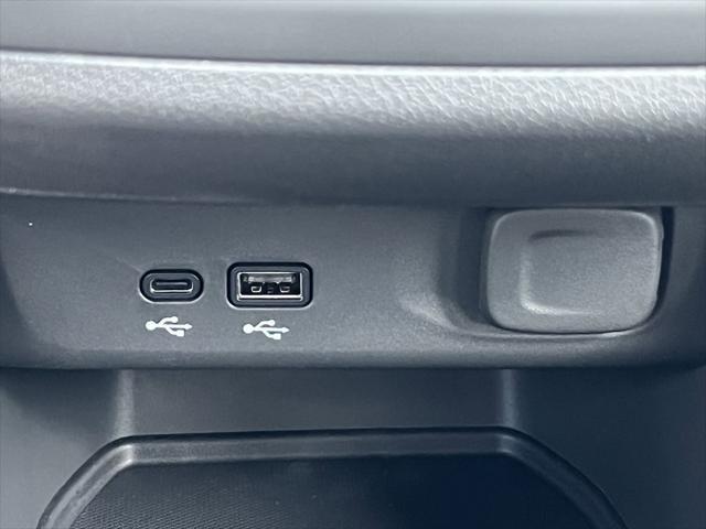 new 2025 Buick Envista car, priced at $26,935