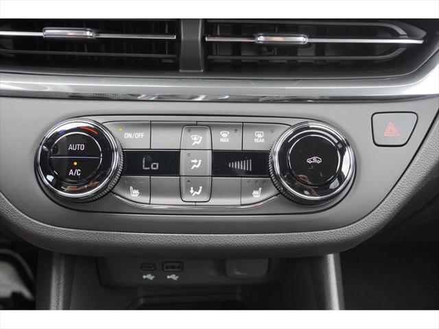 new 2025 Buick Envista car, priced at $26,935