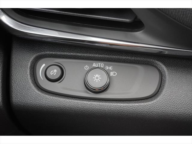 new 2025 Buick Envista car, priced at $26,935