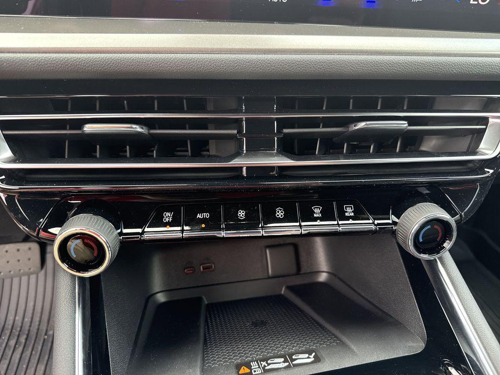 new 2025 Chevrolet Traverse car, priced at $44,440