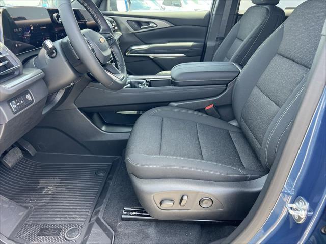 new 2025 Chevrolet Traverse car, priced at $42,560