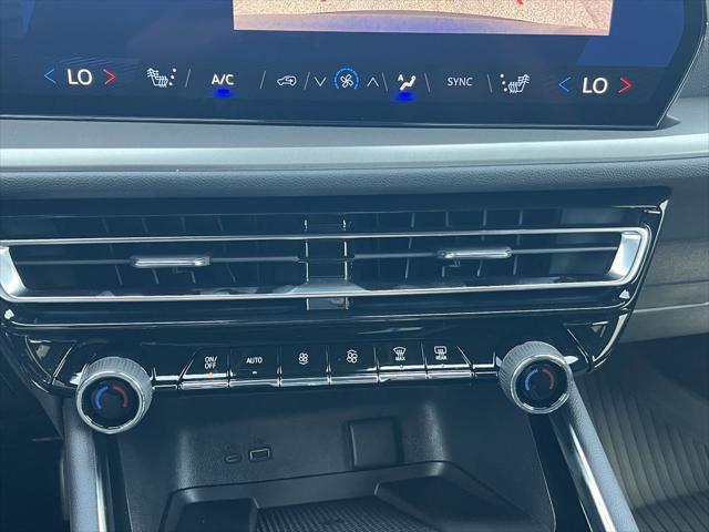 new 2025 Chevrolet Traverse car, priced at $42,560