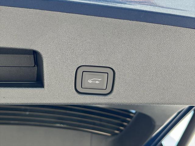 new 2025 Chevrolet Traverse car, priced at $42,560