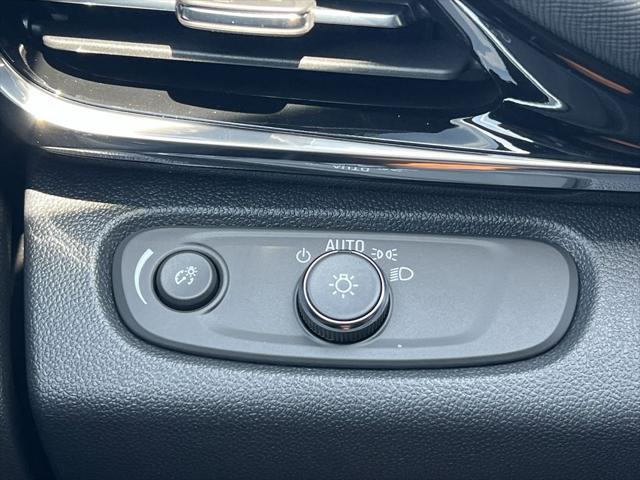 new 2025 Buick Envista car, priced at $31,884