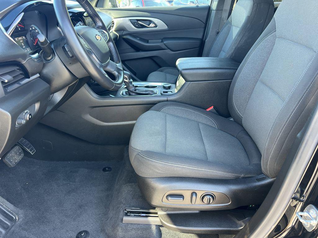 used 2022 Chevrolet Traverse car, priced at $24,999
