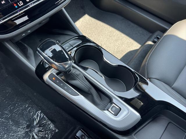 new 2025 Buick Envista car, priced at $32,185
