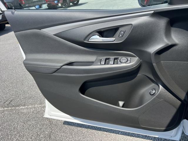 new 2025 Buick Envista car, priced at $32,185