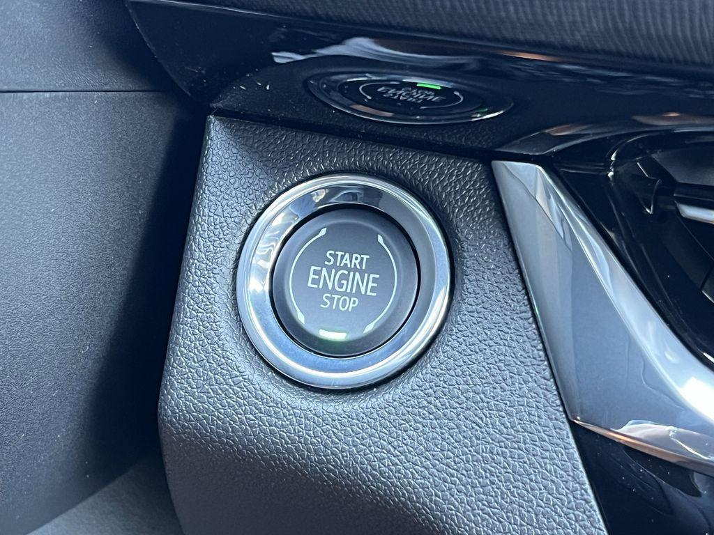 new 2025 Buick Envista car, priced at $29,475