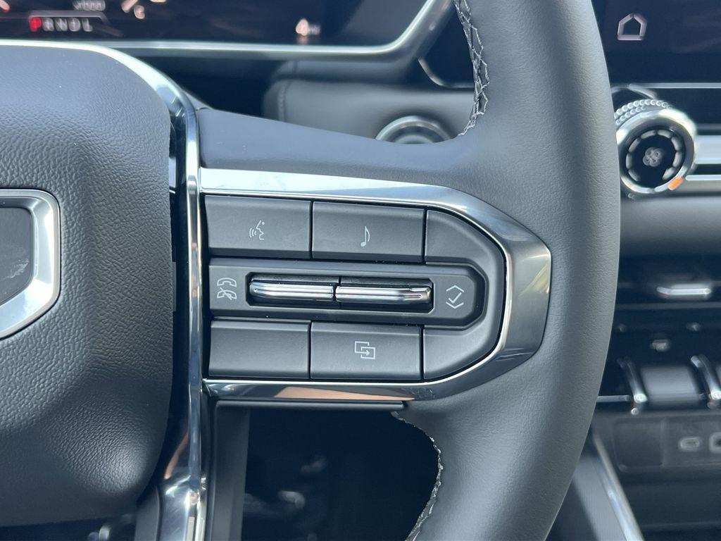 new 2025 GMC Canyon car, priced at $41,235