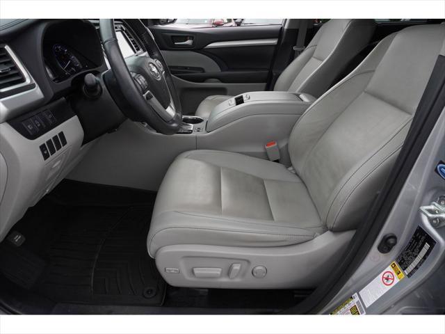 used 2019 Toyota Highlander car, priced at $25,999