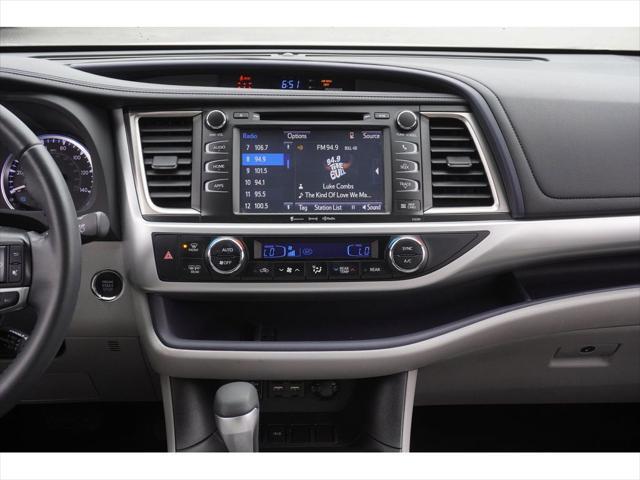 used 2019 Toyota Highlander car, priced at $25,999