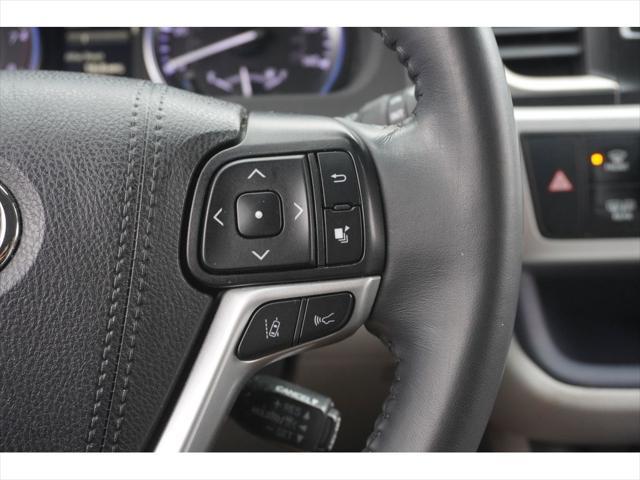 used 2019 Toyota Highlander car, priced at $25,999