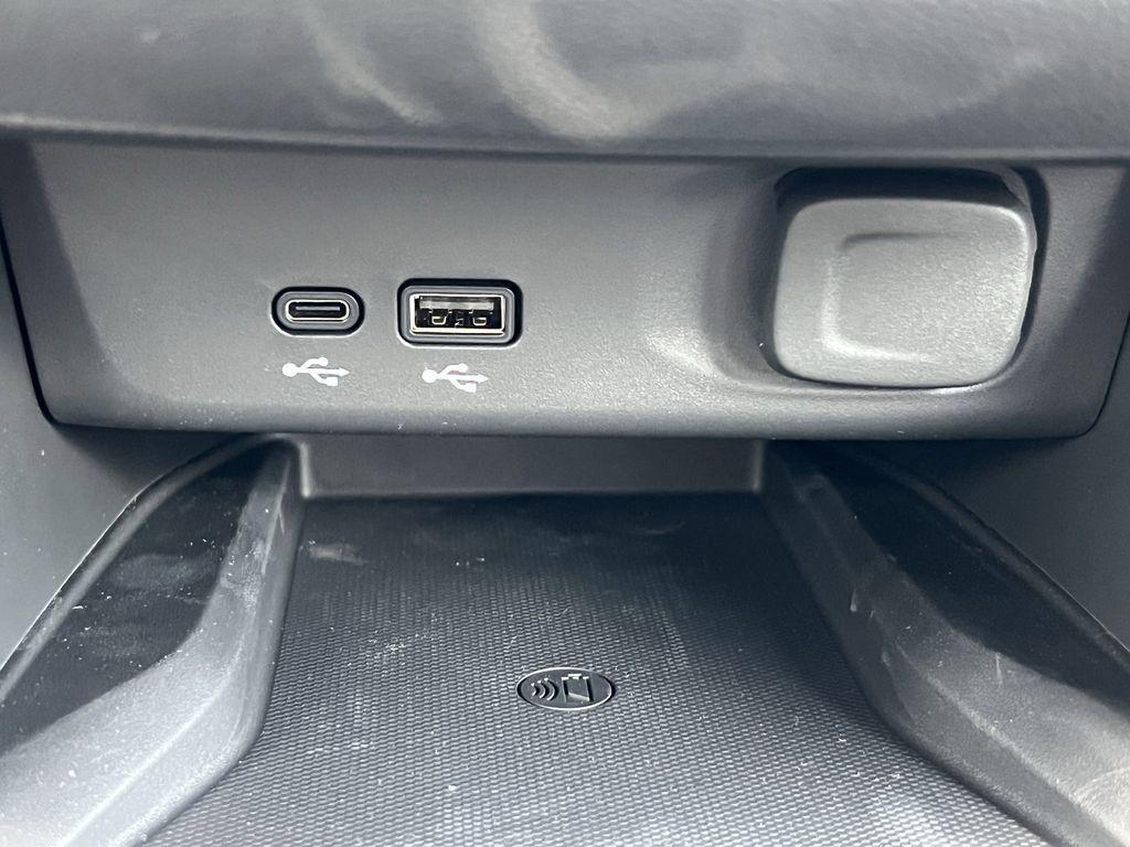 new 2025 Buick Envista car, priced at $27,455