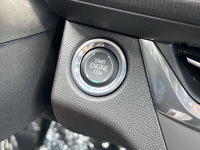 new 2025 Buick Envista car, priced at $27,455