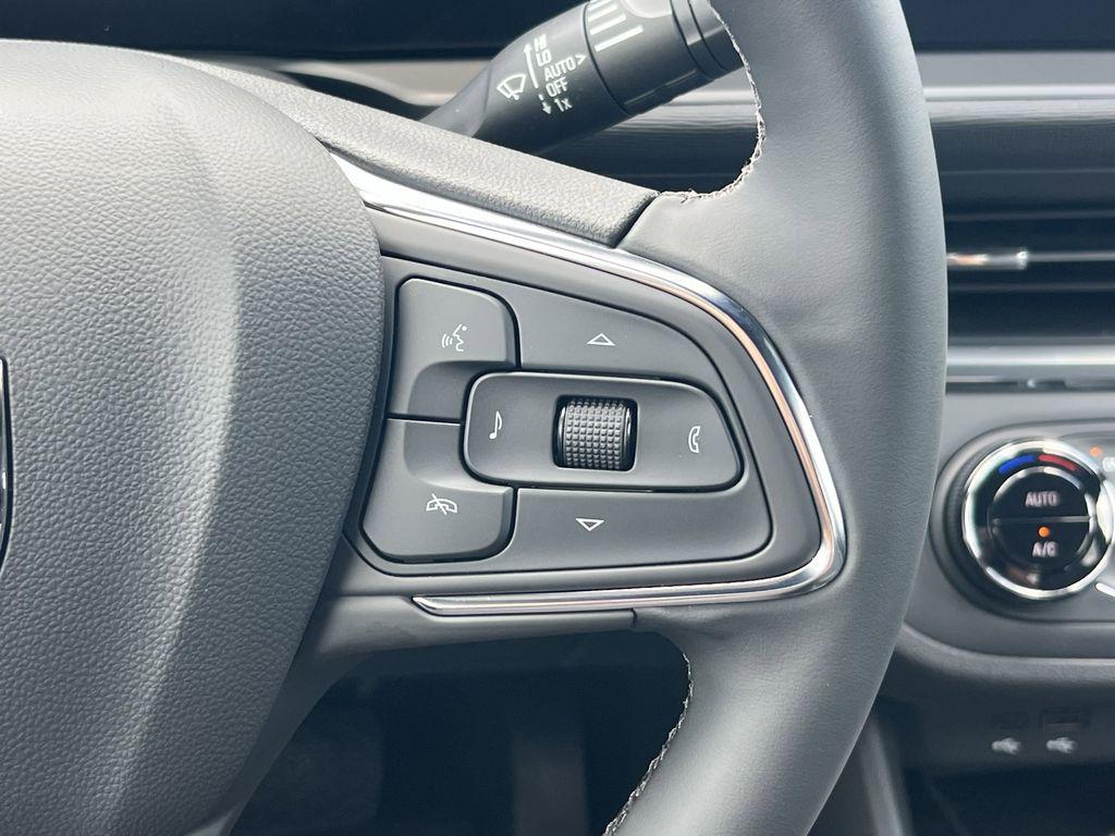 new 2025 Buick Envista car, priced at $27,455