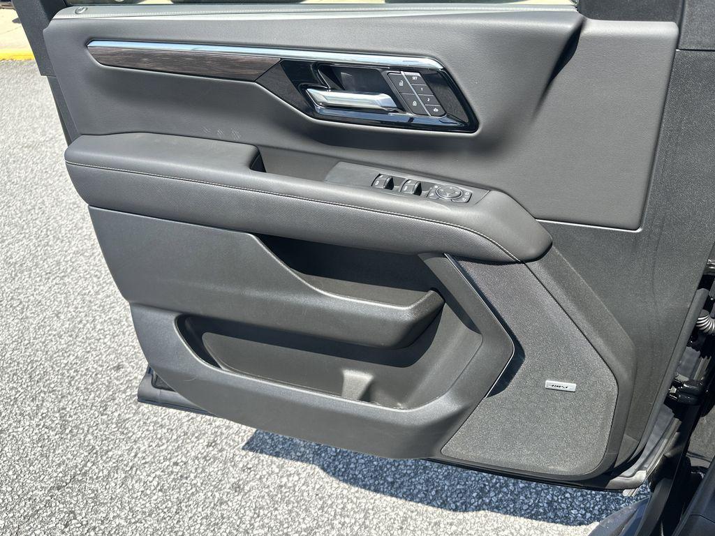 new 2025 Chevrolet Suburban car, priced at $82,179