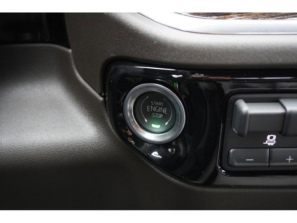 new 2025 GMC Sierra 1500 car, priced at $45,487