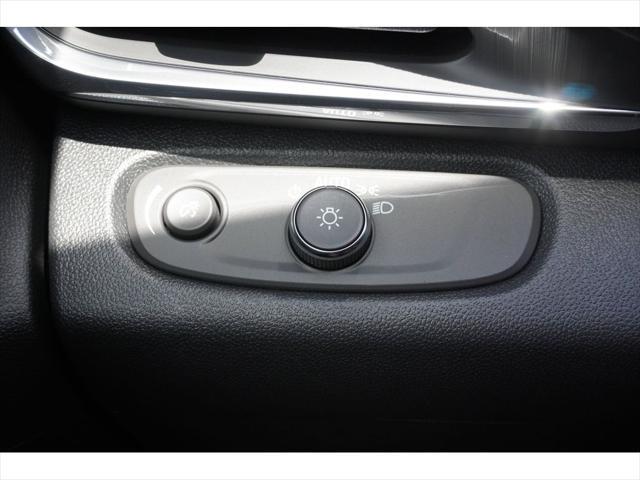 new 2025 Buick Envista car, priced at $27,455