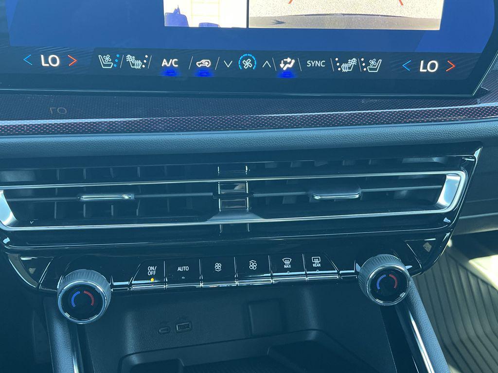 new 2026 Chevrolet Traverse car, priced at $59,519